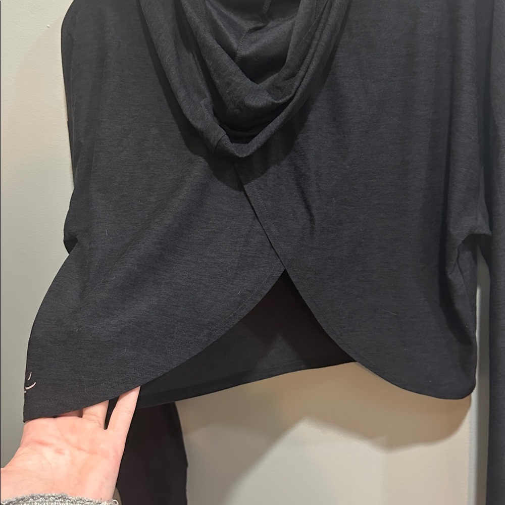 Beyond Yoga Featherweight open back cropped long sleeve Small